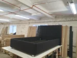 В наличии Кровать Челси, 180x200,  Велюр Галакси лайт 15-черный, Ножки 5 см стандарт Чехол на царгах НЕ съемный,